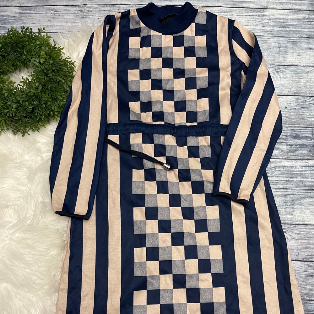 NWOT Dress long Sleeve 2xl but more like M/L